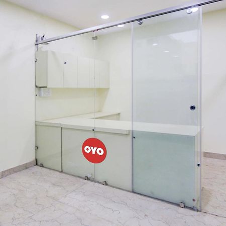 Oyo White House Otel Noida Dış mekan fotoğraf