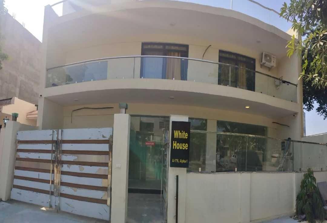Oyo White House Otel Noida Dış mekan fotoğraf