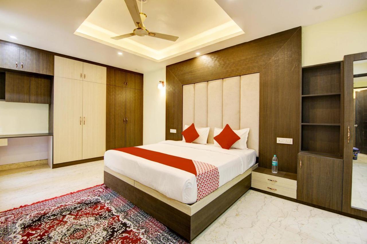 Oyo White House Otel Noida Dış mekan fotoğraf