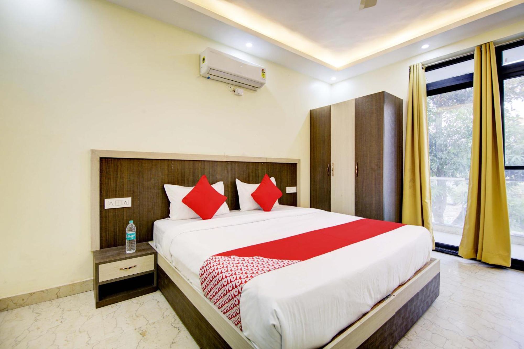Oyo White House Otel Noida Dış mekan fotoğraf