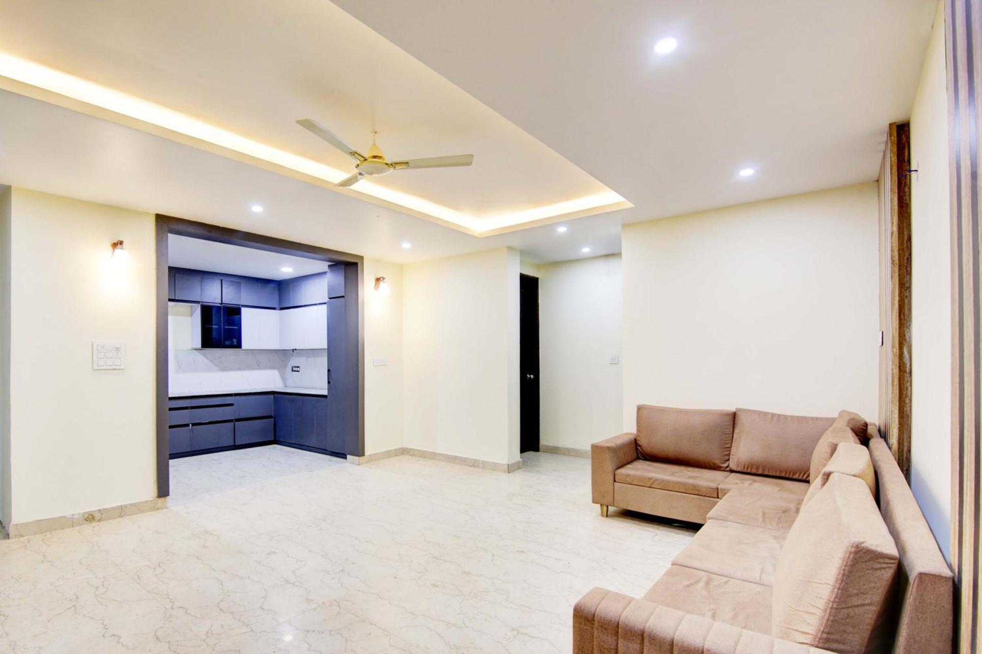 Oyo White House Otel Noida Dış mekan fotoğraf
