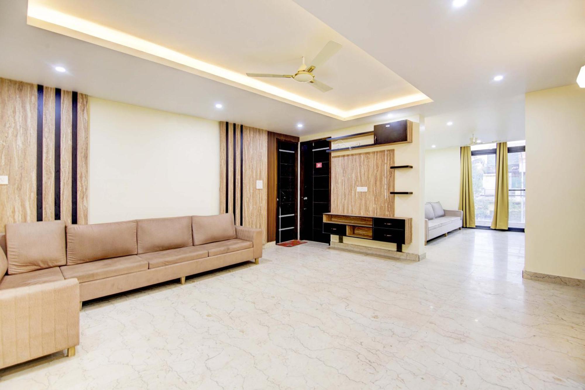 Oyo White House Otel Noida Dış mekan fotoğraf